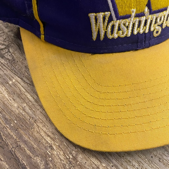 Vintage 1990s Washington Huskies Snapback Hat - Picture 3 of 9